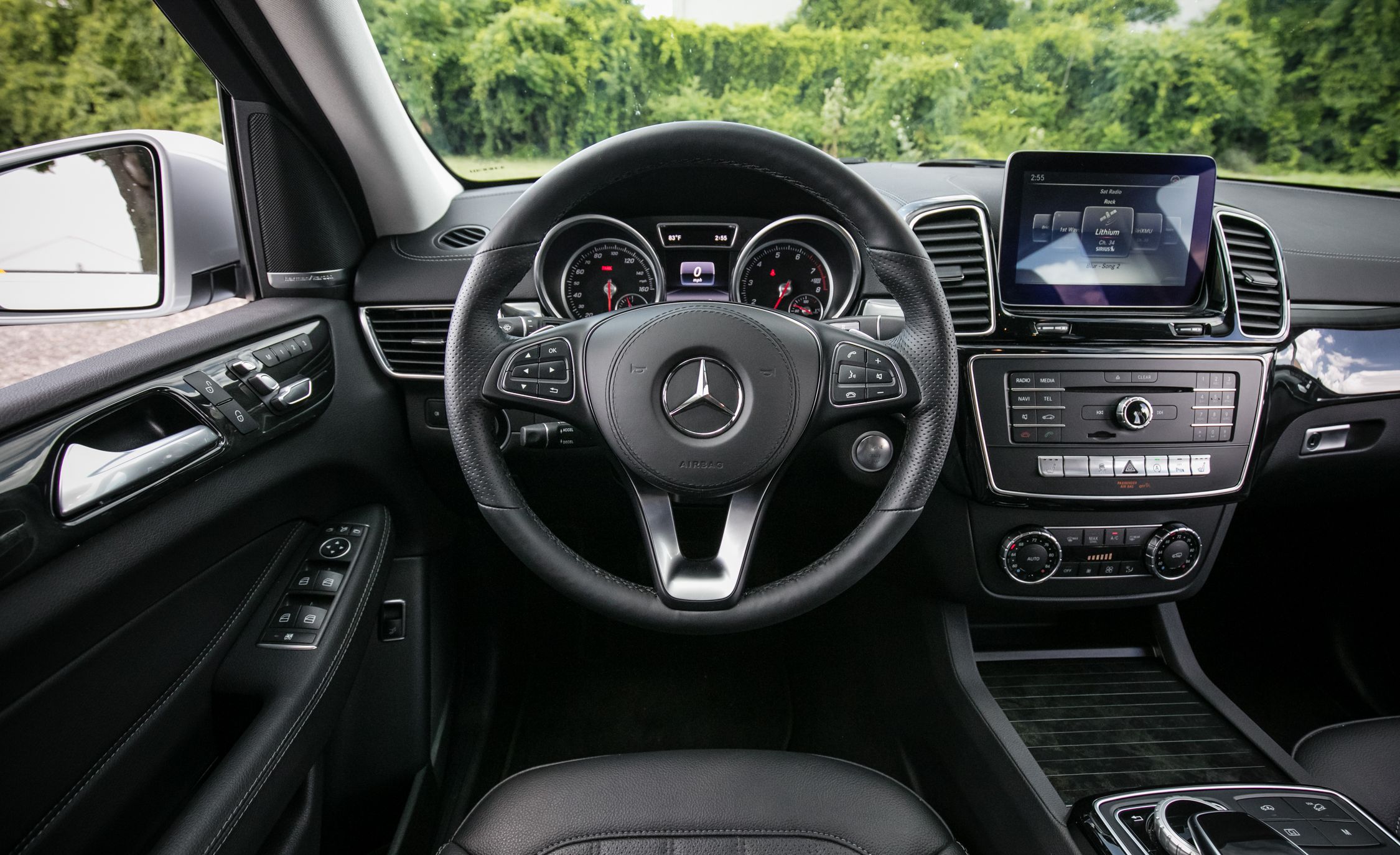 2016 Mercedes-Benz GLS450 Pictures | Photo Gallery
