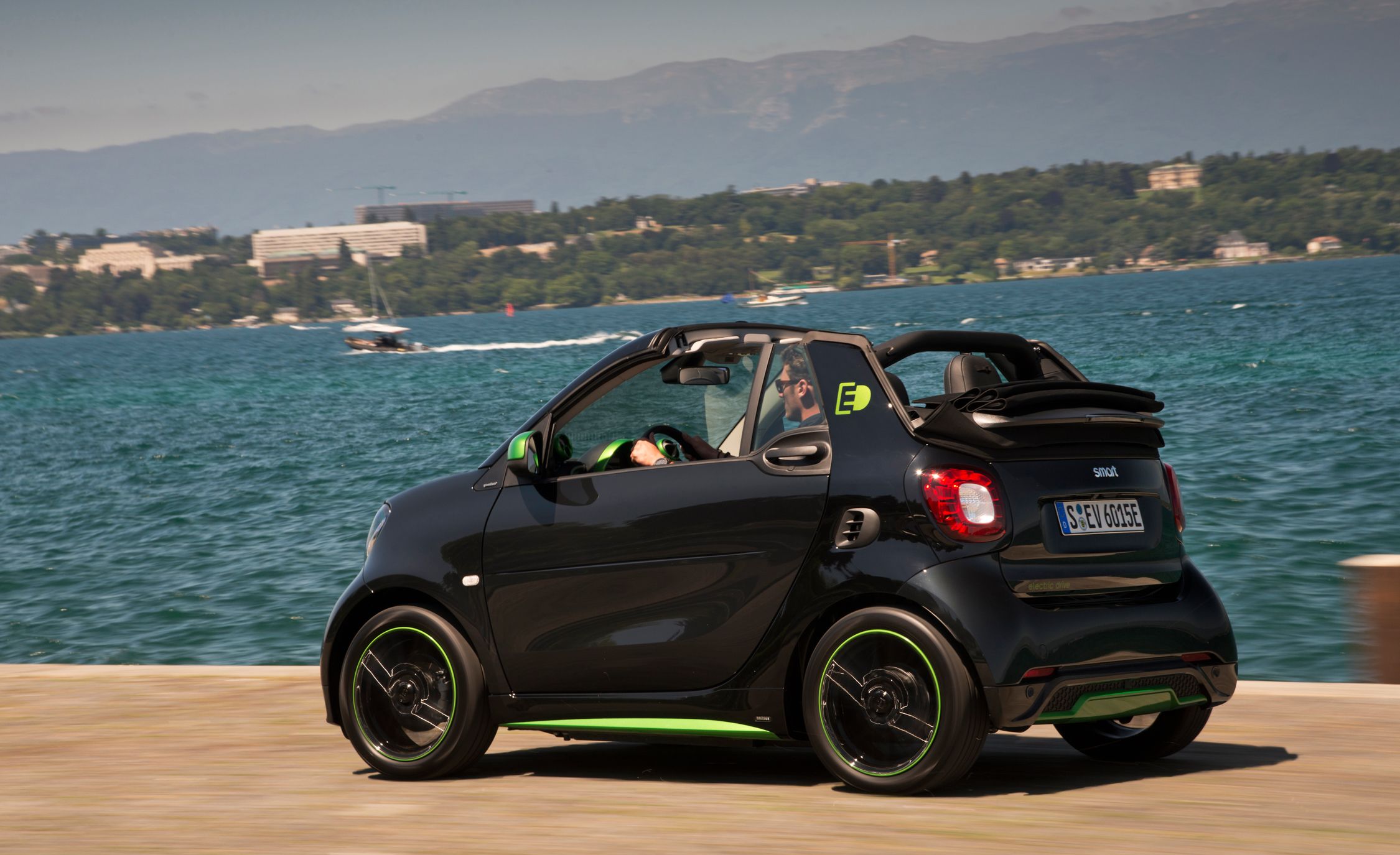 2018 Smart Fortwo Electric Drive Reviews 2018 Smart Fortwo Electric Drive Reviews Price Photos And Specs Car Driver
