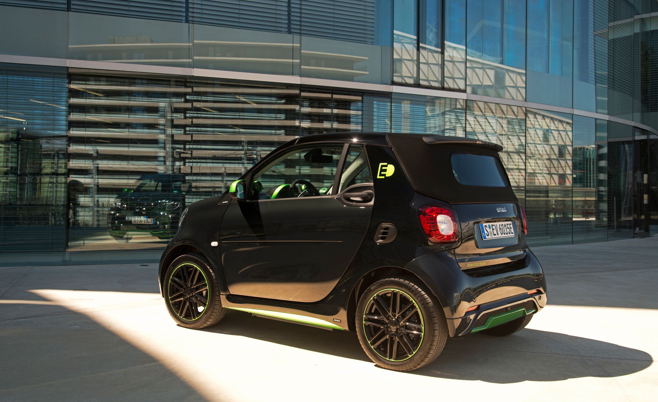 Smart Fortwo Electric Drive Reviews Smart Fortwo Electric Drive Reviews Price Photos And Specs Car Driver
