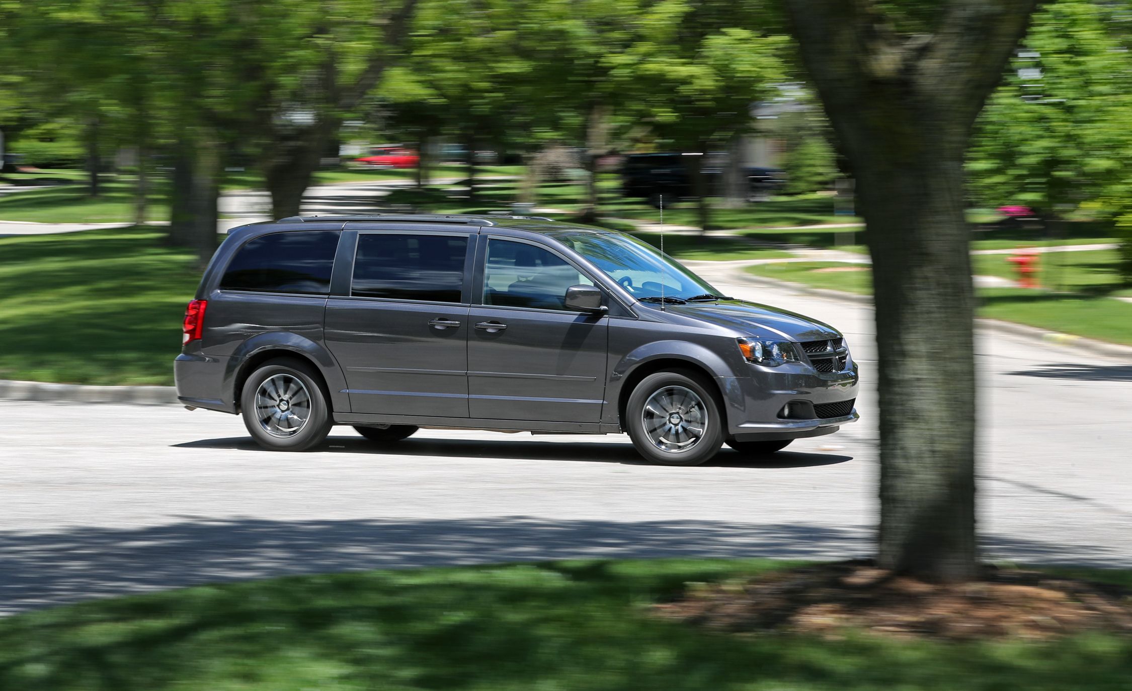 2019 Dodge Grand Caravan Reviews Price Photos 2019 Dodge Grand Caravan Reviews Price Photos And Specs Car Driver