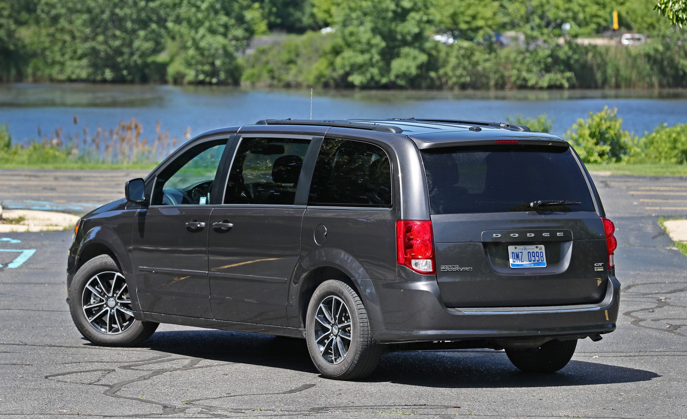 2019 Dodge Grand Caravan Reviews Price Photos 2019 Dodge Grand Caravan Reviews Price Photos And Specs Car Driver