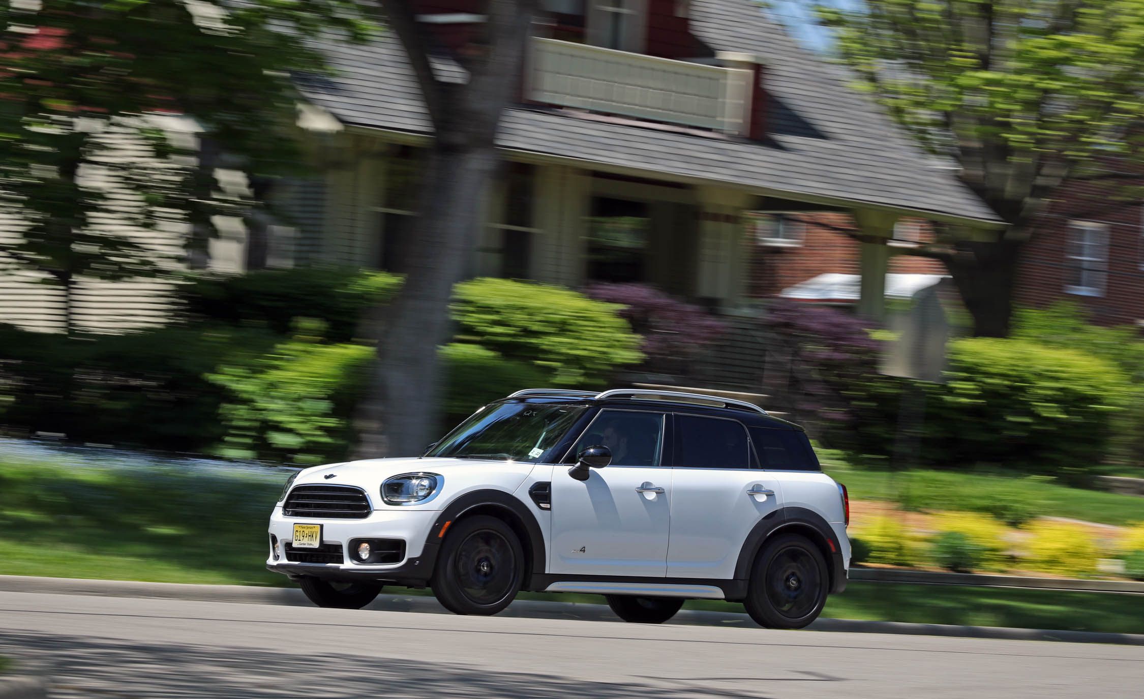Mini Cooper Countryman S Reviews Mini Cooper Countryman S Reviews Price Photos And Specs Car Driver