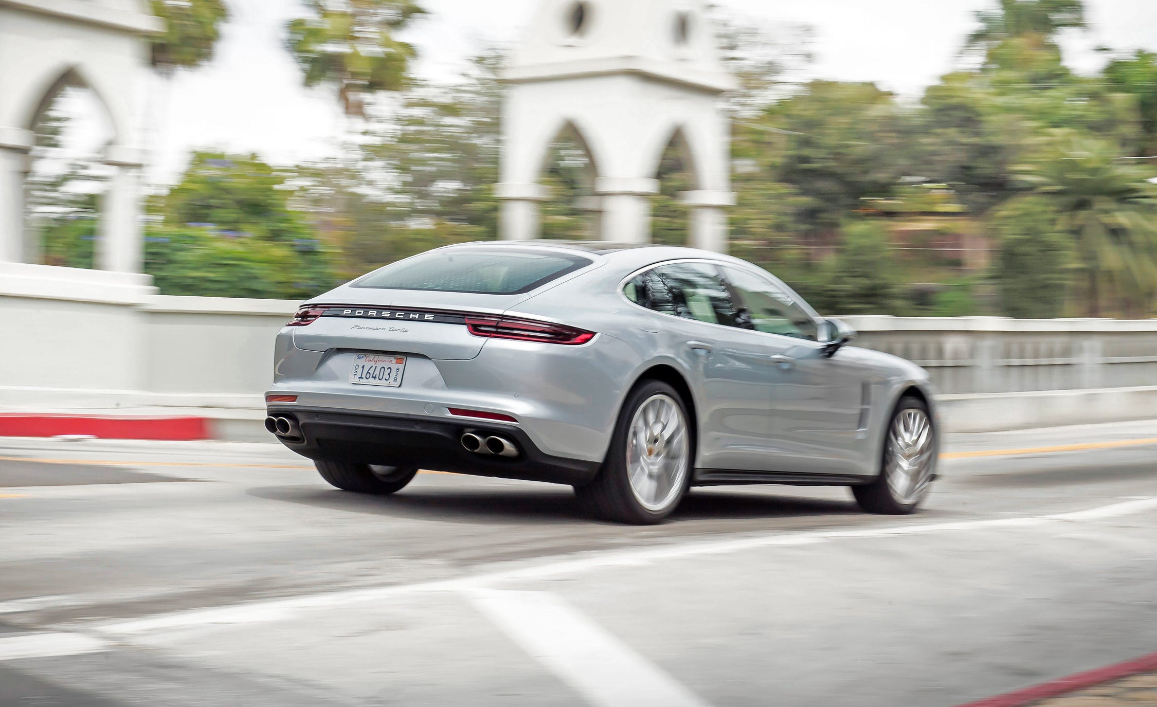 2017-Porsche-Panamera-Turbo-102.jpg?resize=4098:*