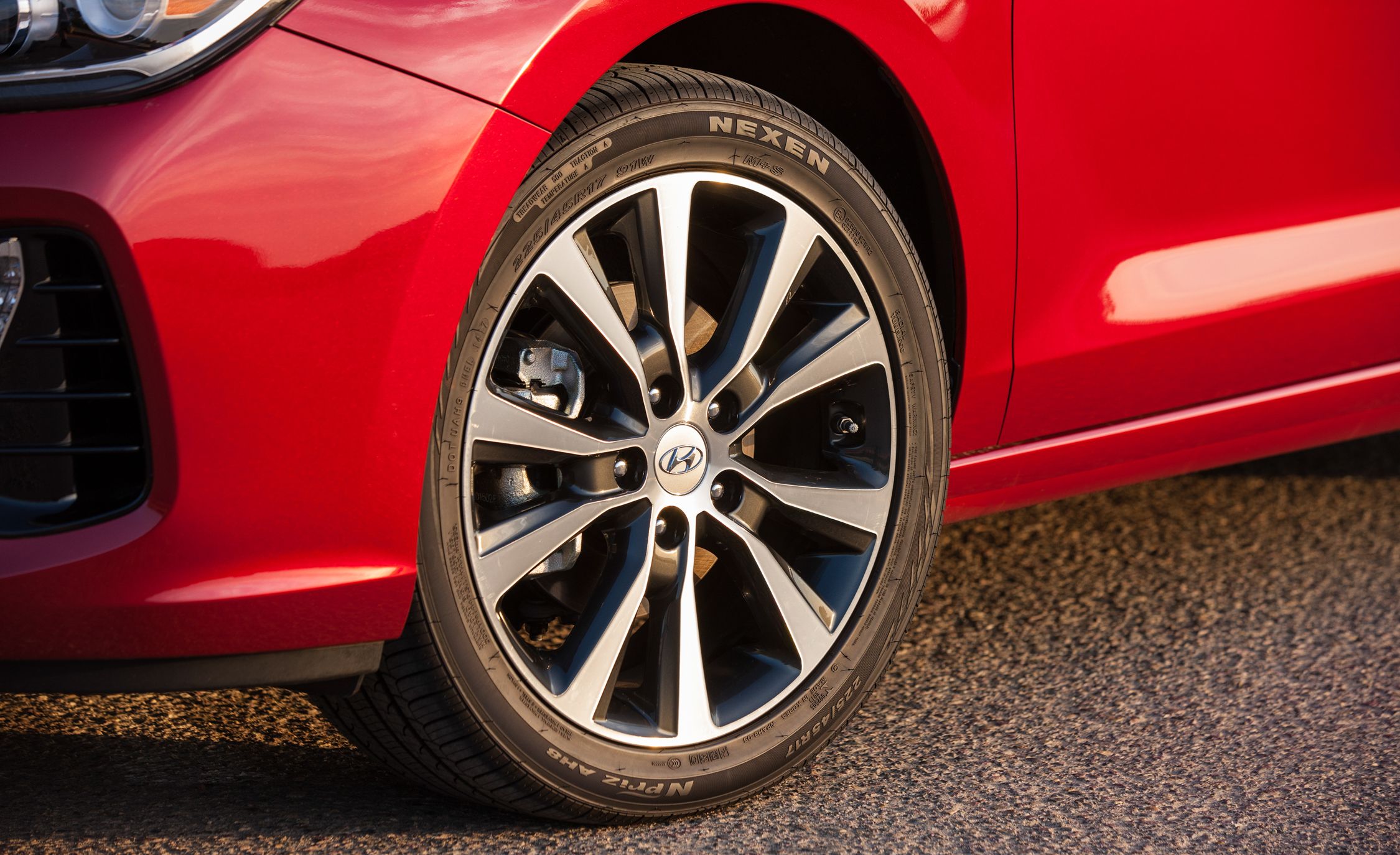 2019 Hyundai Elantra Gt Reviews Hyundai Elantra Gt Price Photos