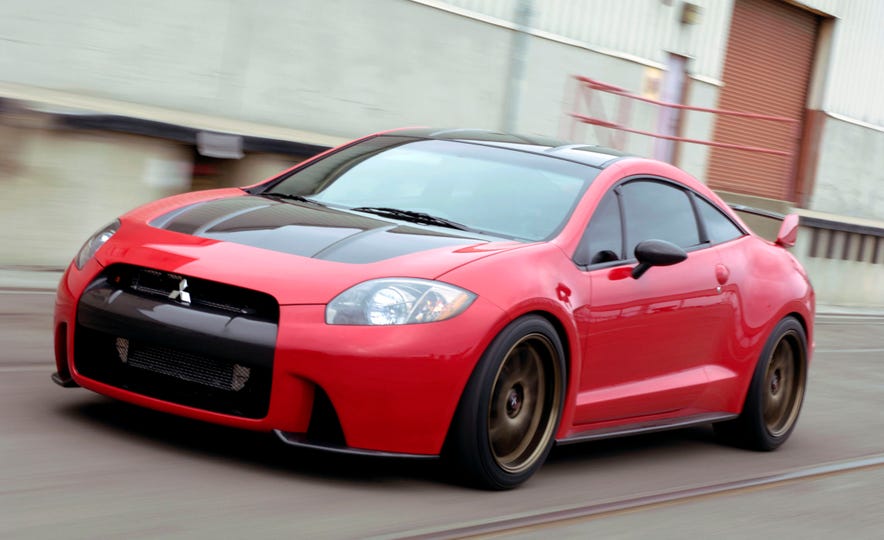 https://hips.hearstapps.com/amv-prod-cad-assets.s3.amazonaws.com/wp-content/uploads/2017/08/Eclipse-Ralliart-Concept-3.jpg?crop=1xw:1xh;center,center&resize=884:*