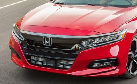 A Tale Of Two 2 0 Liters Comparing The Turbo Four In Honda S New 2018 Honda Accord 2 0t Sport
