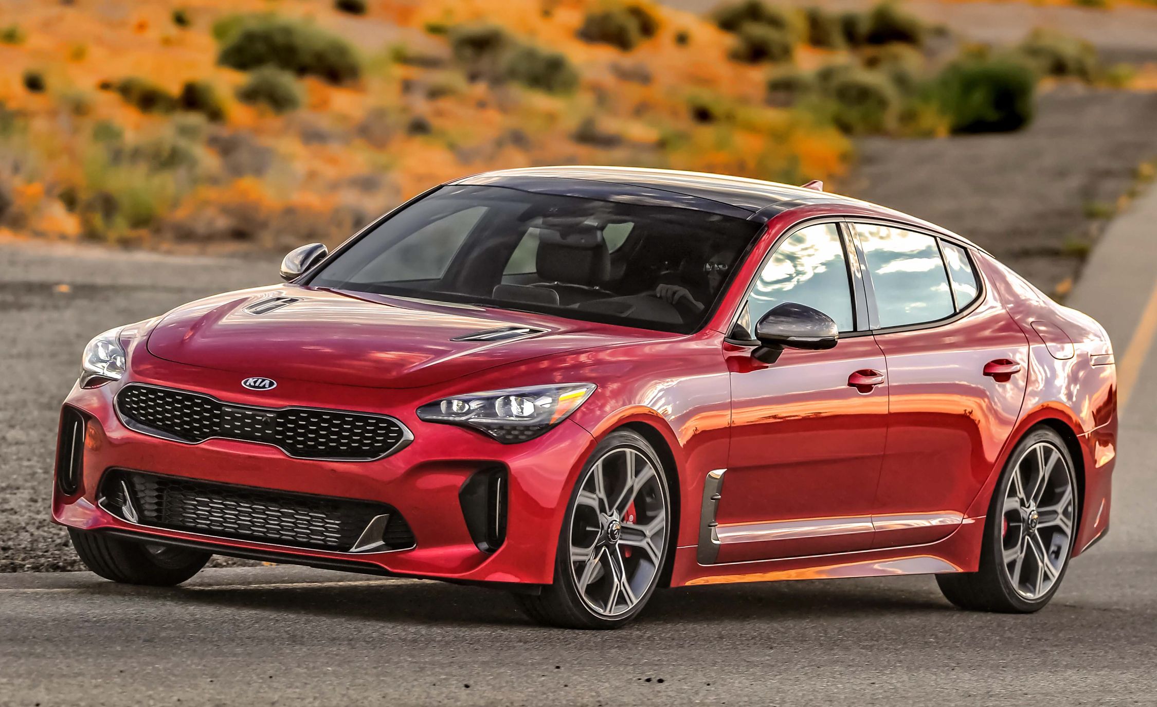 Kia stinger сколько лошадей