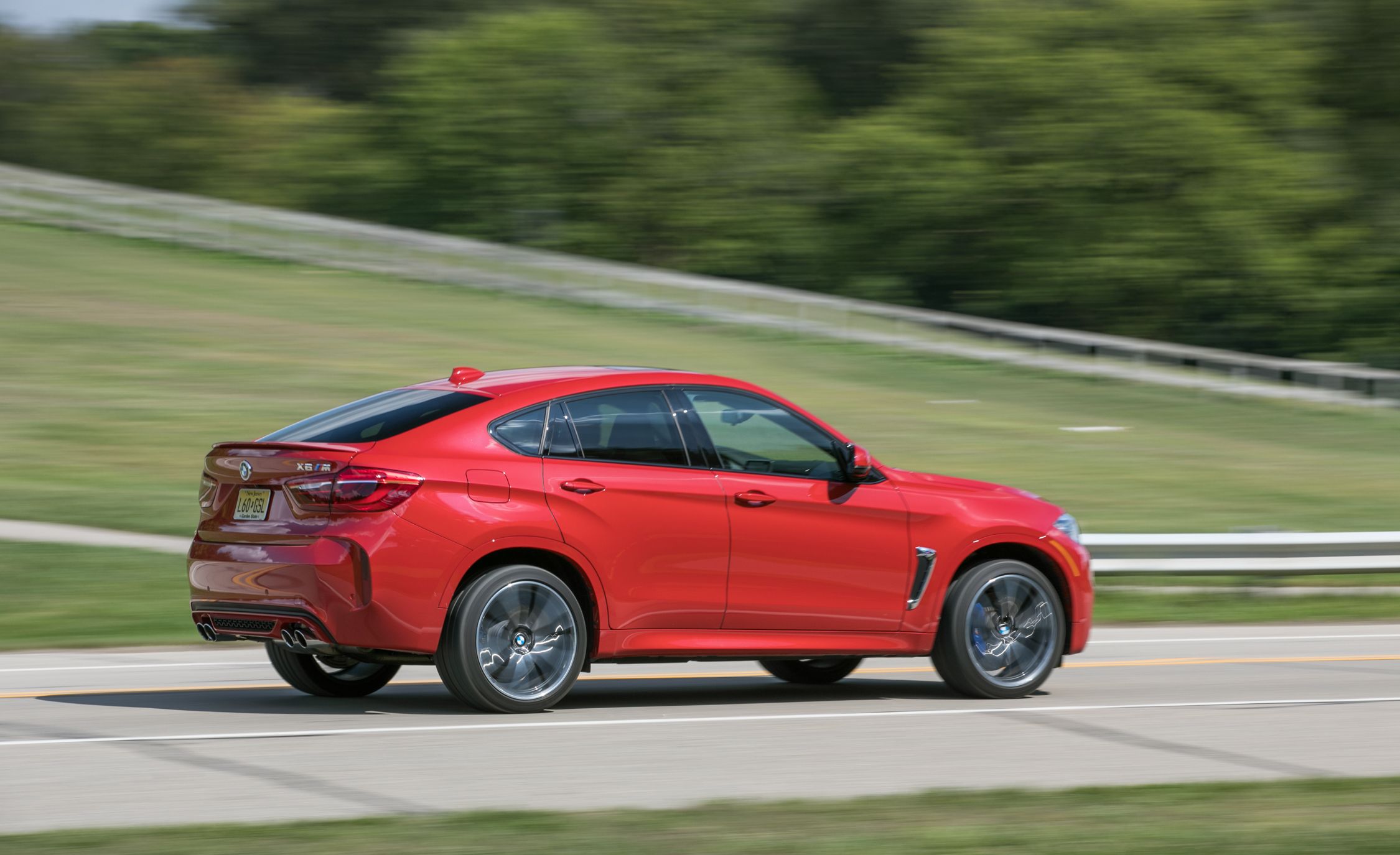 Bmw X6 M Reviews Price Photos And Specs Car Driver