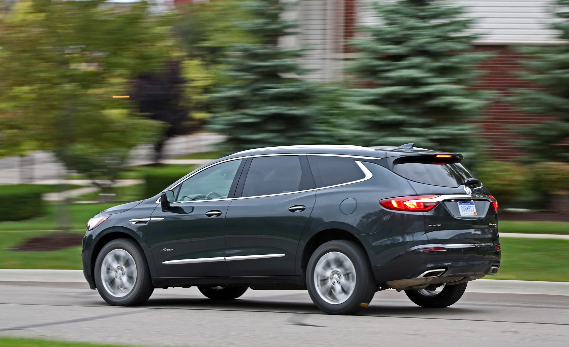 Buick Enclave Reviews Price Photos And Specs Car Buick Enclave Reviews Price Photos And Specs Car Driver