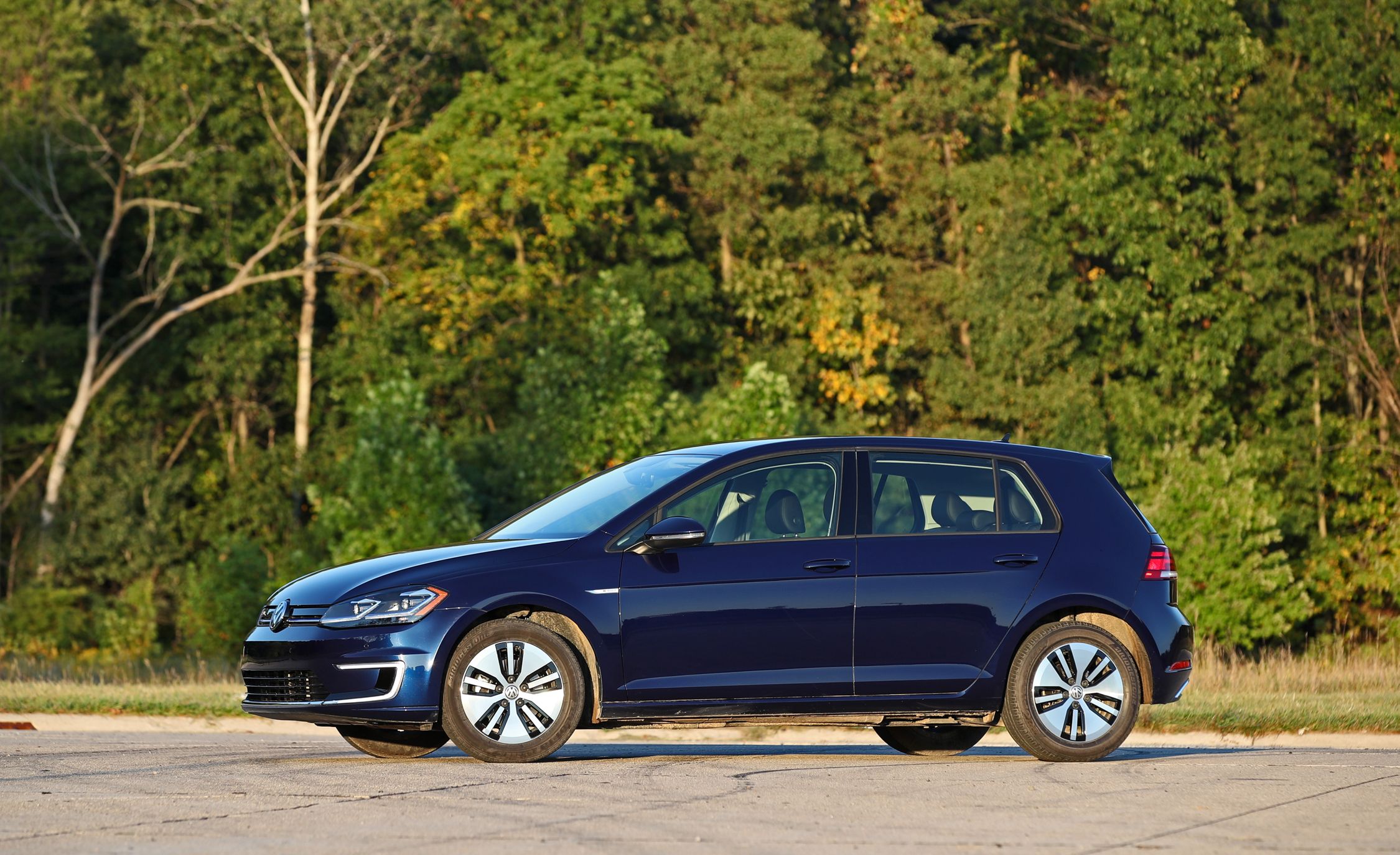 2019 Volkswagen E Golf Reviews Price Photos 2019 Volkswagen E Golf Reviews Price Photos And Specs Car Driver