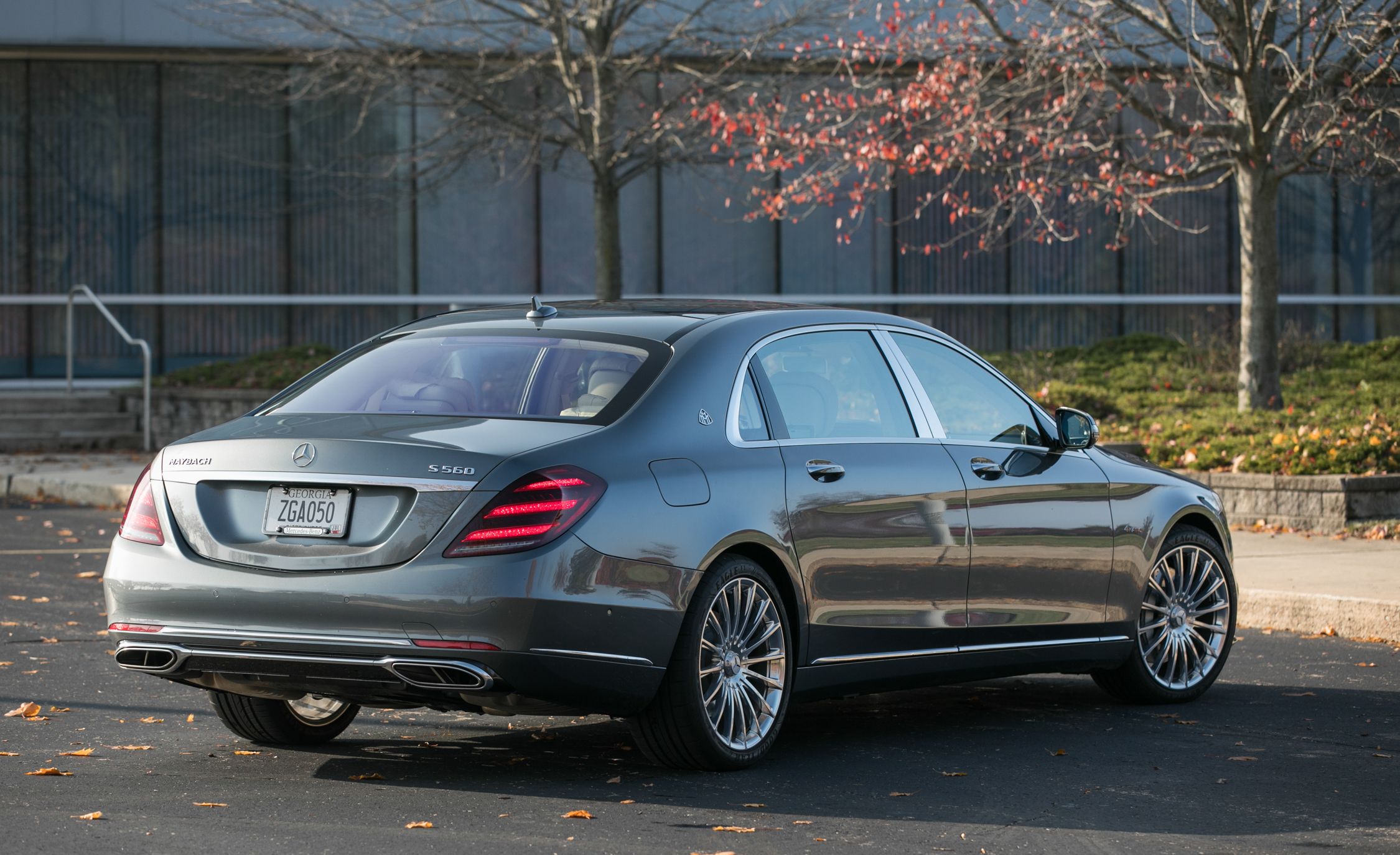 Mercedes Maybach S560 S650 Reviews Mercedes Maybach S560 S650 Reviews Price Photos And Specs Car Driver