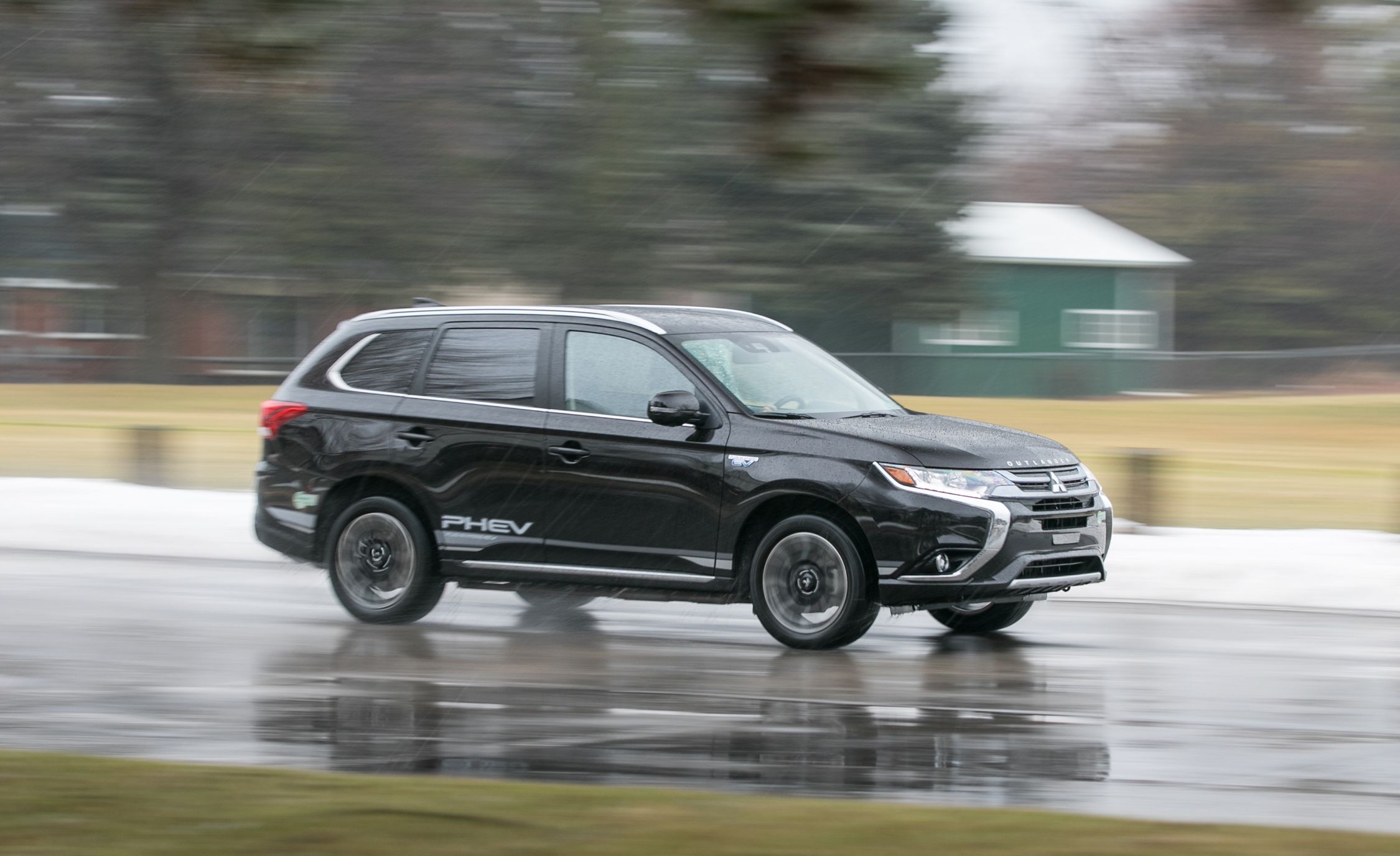 Mitsubishi Outlander Reviews | Mitsubishi Outlander Price, Photos, and Specs | Car and Driver