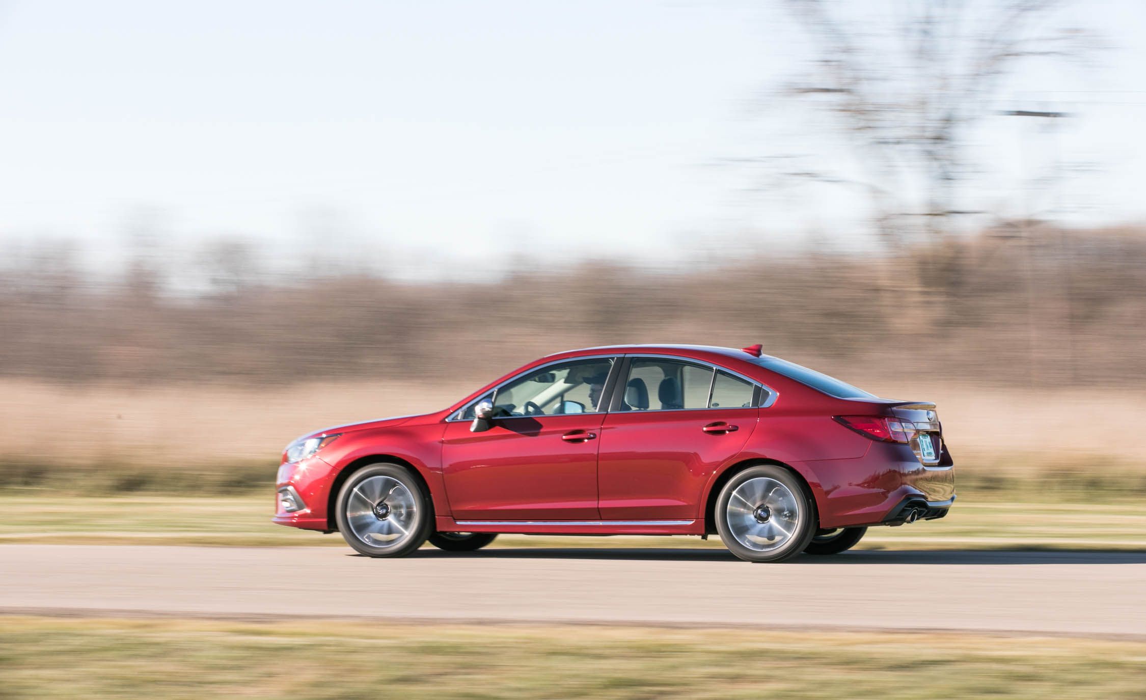 Subaru Legacy: Difference between screen and actual road Subaru Legacy: Difference between screen and actual road