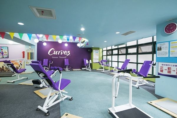 Room, Purple, Interior design, Exercise machine, Violet, Ceiling, Exercise equipment, Office chair, Gym, Treadmill, 