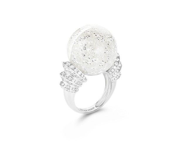 Ring, Jewellery, Fashion accessory, Platinum, Engagement ring, Diamond, Body jewelry, Silver, Metal, Gemstone, 
