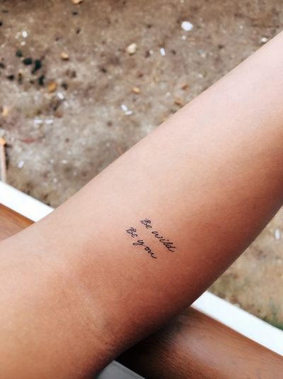 Arm, Skin, Joint, Human leg, Temporary tattoo, Leg, Human body, Flesh, Wrist, Finger, 