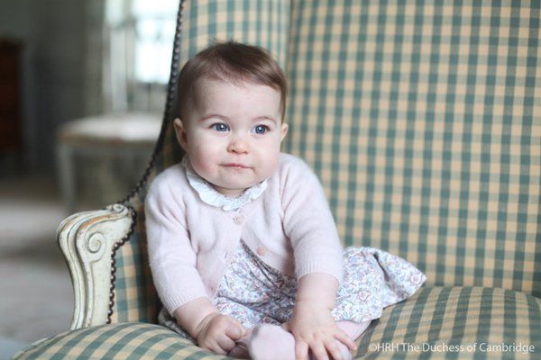 Sitting, Child, Comfort, Baby & toddler clothing, Plaid, Toddler, Linens, Baby, Tartan, Portrait photography, 