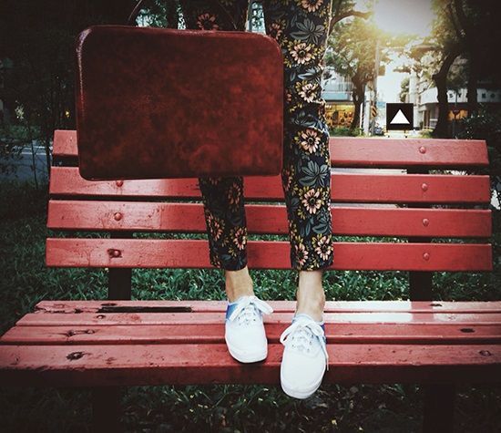 Green, Bench, Red, Tints and shades, Carmine, Street furniture, Outdoor furniture, Outdoor bench, Sneakers, Walking shoe, 