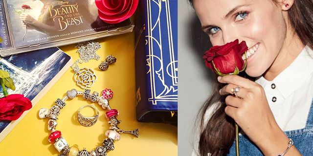 Lip, Fashion accessory, Jewellery, Ear, Flower, Rose, Chain, 