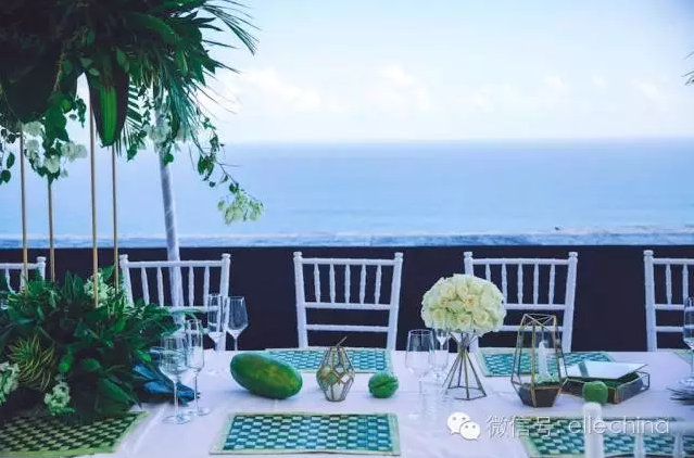 Ocean, Ananas, Azure, Resort, Outdoor furniture, Balcony, Arecales, Home, Outdoor table, Tropics, 