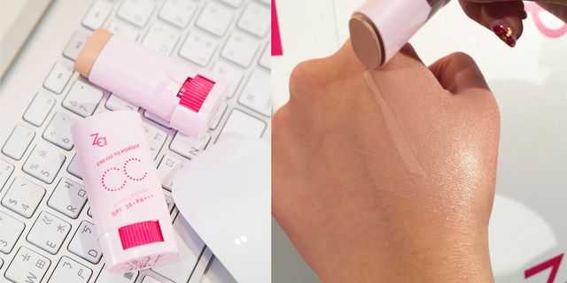 Finger, Skin, Pink, Magenta, Nail, Lipstick, Stationery, Peach, Paper product, Office supplies, 