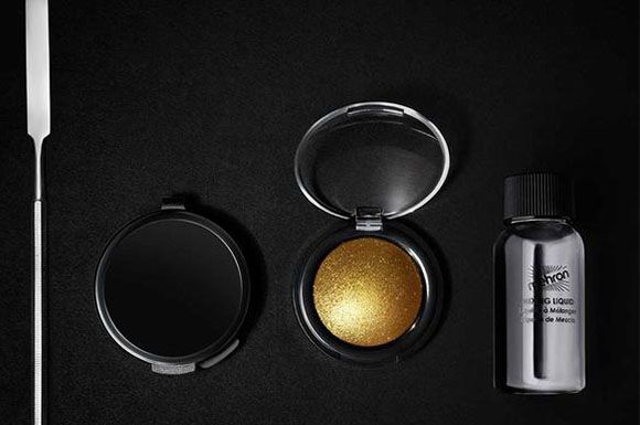 Brown, Product, Liquid, Fluid, Cosmetics, Beige, Chemical compound, Still life photography, Circle, Silver, 