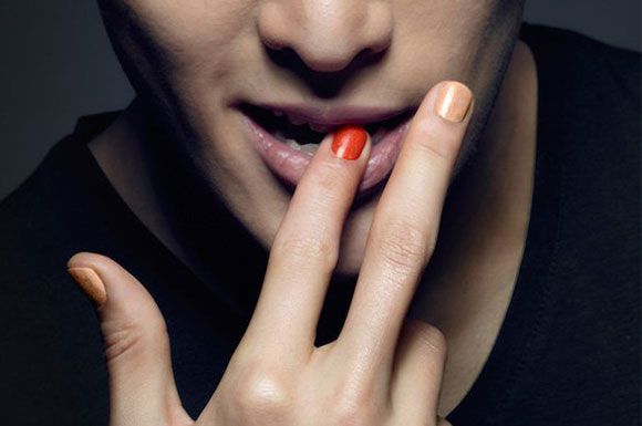 Finger, Lip, Skin, Nail, Tooth, Tongue, Neck, Thumb, Photography, Gesture, 