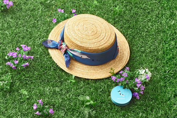 Grass, Petal, Headgear, Costume accessory, Fashion accessory, Purple, Lavender, Groundcover, Costume hat, Circle, 