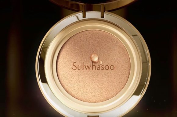 Beauty, Product, Brown, Pink, Eye, Beige, Peach, Cosmetics, Eye shadow, Material property, 