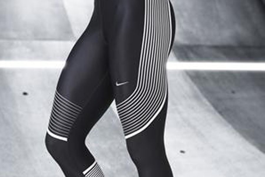 Textile, Human leg, Joint, Sportswear, Knee, Personal protective equipment, Spandex, Thigh, Tights, Black, 