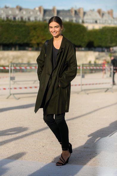 Brown, Sleeve, Outerwear, Standing, Style, Street fashion, Knee, Thigh, Beige, Fashion model, 
