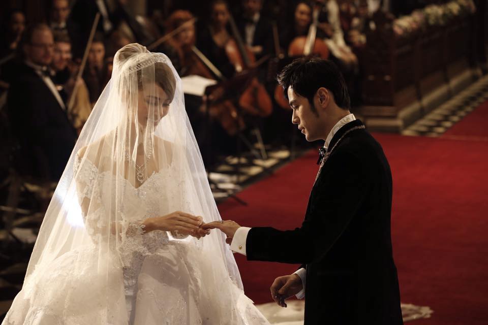 Bridal veil, Veil, Bridal clothing, Dress, Bride, Suit, Formal wear, Happy, Wedding dress, Coat, 