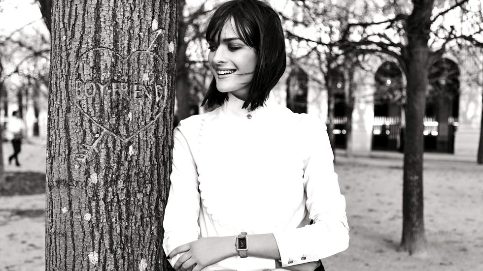 Mouth, Sleeve, Photograph, Monochrome, White, Monochrome photography, Collar, Style, Black-and-white, Bangs, 