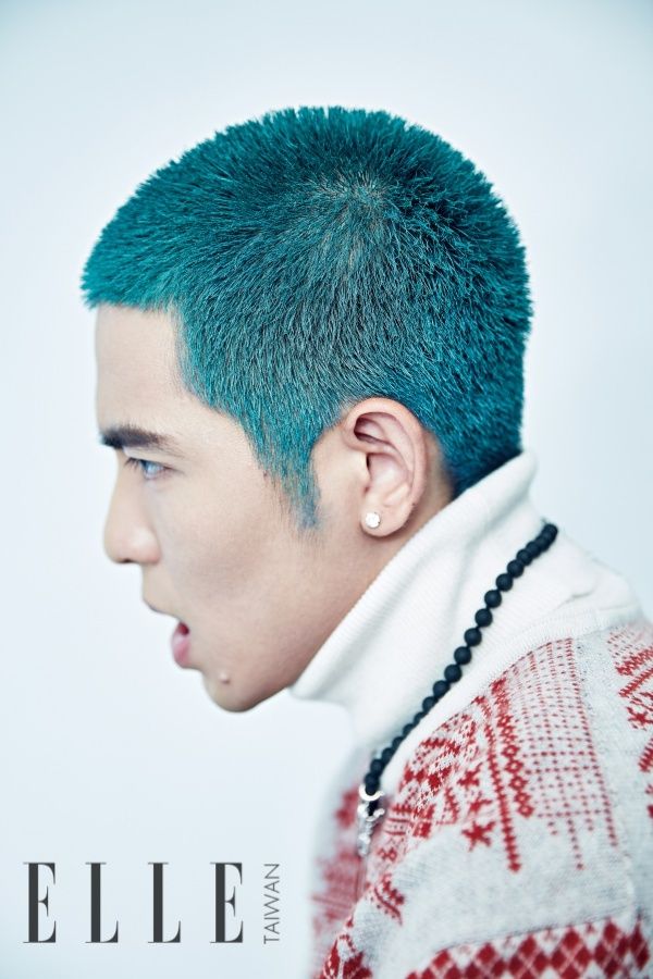 Ear, Hairstyle, Chin, Forehead, Style, Sweater, Teal, Crew cut, Portrait photography, Caesar cut, 