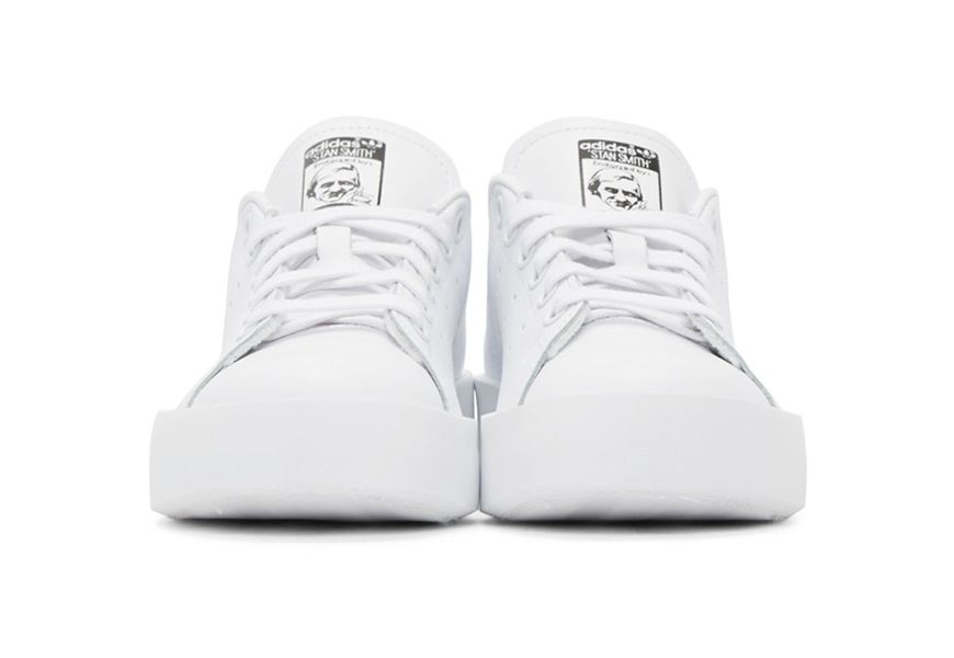 Shoe, Product, White, Sneakers, Black, Grey, Walking shoe, Silver, Brand, Skate shoe, 