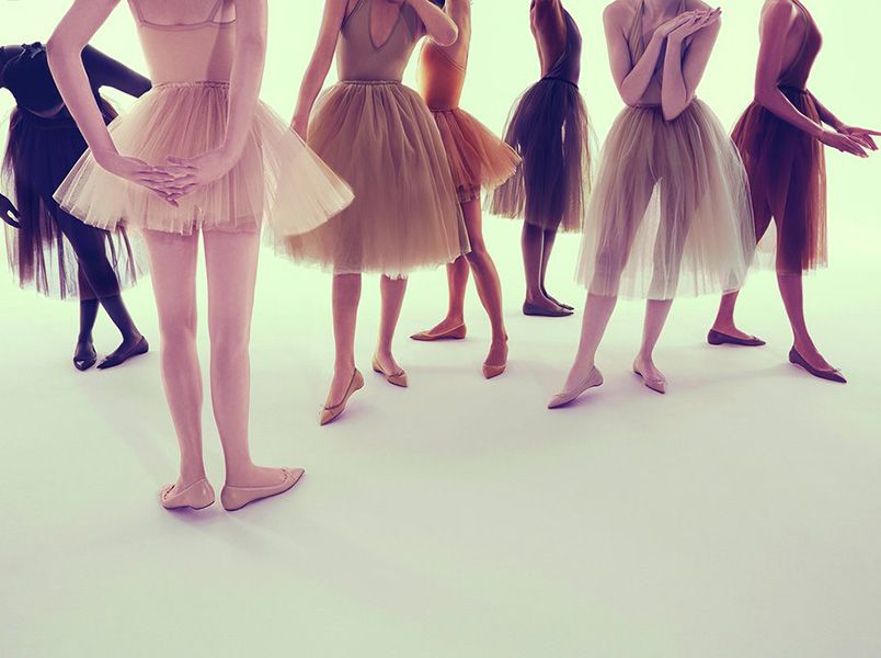 Entertainment, Performing arts, Dancer, Ballet tutu, One-piece garment, Waist, Choreography, Dance, Ballet shoe, Performance art, 