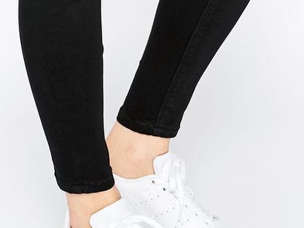 Human leg, White, Style, Fashion, Black, Grey, Walking shoe, Silver, Fashion design, Sock, 