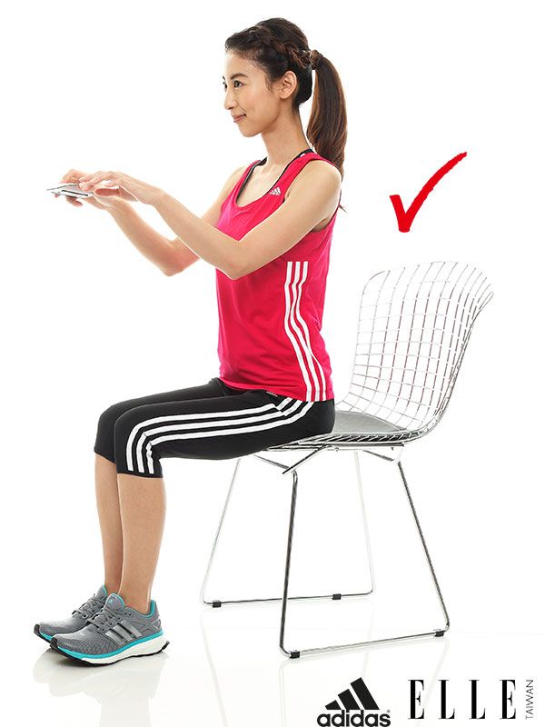 Shoulder, Hand, Sitting, Human leg, Comfort, Elbow, White, Style, Knee, Calf, 