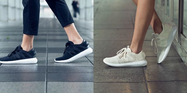 Footwear, Shoe, Human leg, Joint, White, Style, Fashion, Black, Grey, Walking shoe, 