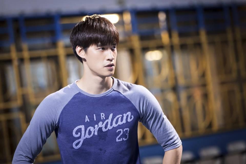 Hairstyle, Forehead, T-shirt, Human, Cool, Neck, Photography, Bangs, Top, Model, 