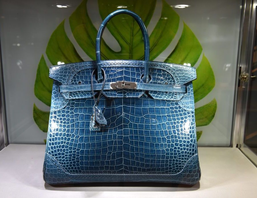 Handbag, Bag, Blue, Birkin bag, Fashion accessory, Shoulder bag, Material property, Tote bag, Luggage and bags, Kelly bag, 