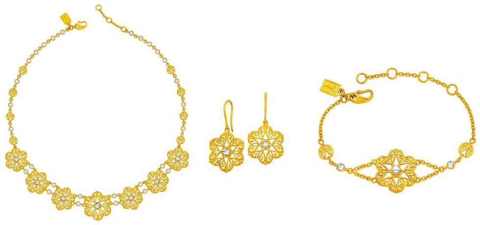 Jewellery, Body jewelry, Fashion accessory, Yellow, Necklace, Gold, Diamond, Metal, 