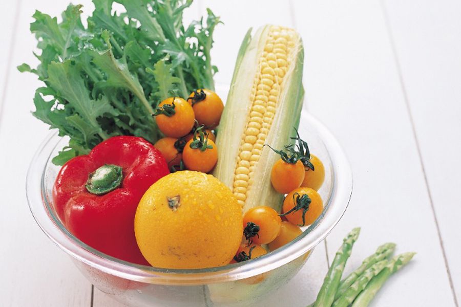 Food, Natural foods, Produce, Vegan nutrition, Ingredient, Fruit, Tableware, Leaf vegetable, Citrus, Vegetable, 