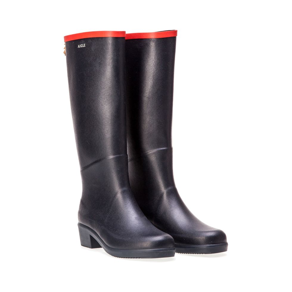 Footwear, Boot, Riding boot, Leather, Costume accessory, Synthetic rubber, Rain boot, Snow boot, Knee-high boot, Motorcycle boot, 
