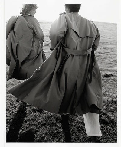 Sleeve, Hat, Monochrome, Back, Black-and-white, Costume, Monochrome photography, Costume design, Boot, Sun hat, 