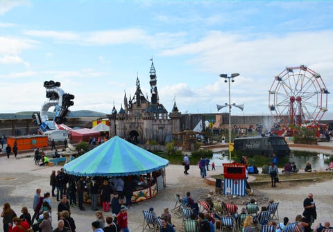 People, Sky, Recreation, Crowd, Public space, Tourism, Leisure, City, Outdoor recreation, Ferris wheel, 