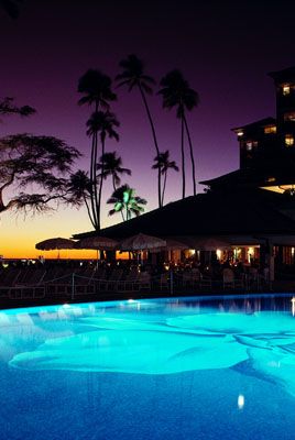 Swimming pool, Dusk, Resort, Reflection, Arecales, Resort town, Evening, Aqua, Sunset, Seaside resort, 