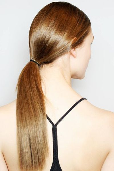 Ear, Brown, Hairstyle, Skin, Shoulder, Joint, Style, Back, Beauty, Long hair, 