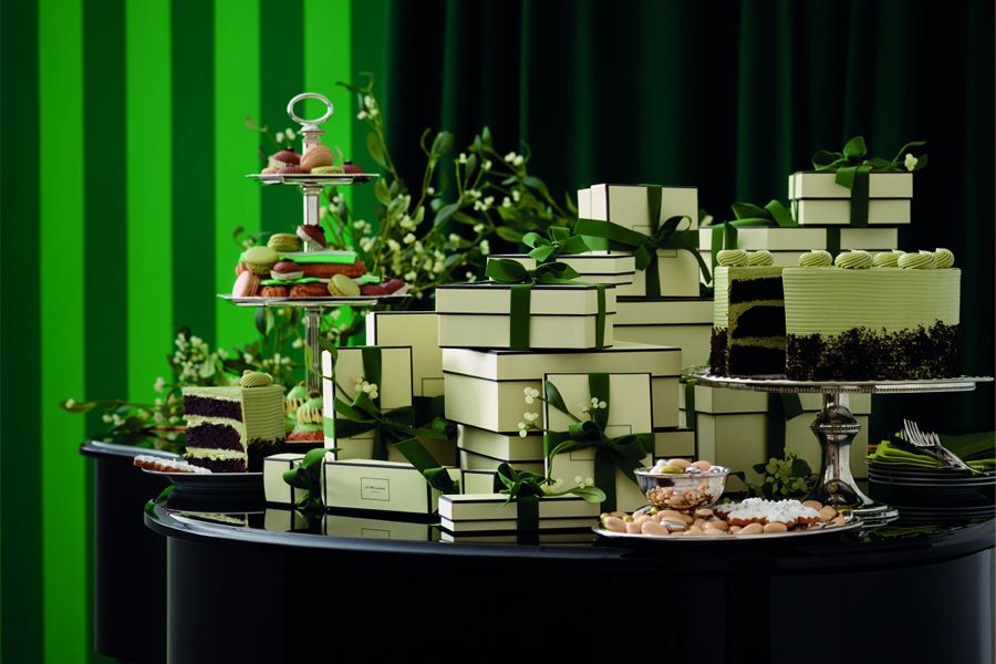 Green, Sweetness, Dessert, Recipe, Cake, Culinary art, Cake stand, Garnish, Cake decorating, Wedding ceremony supply, 