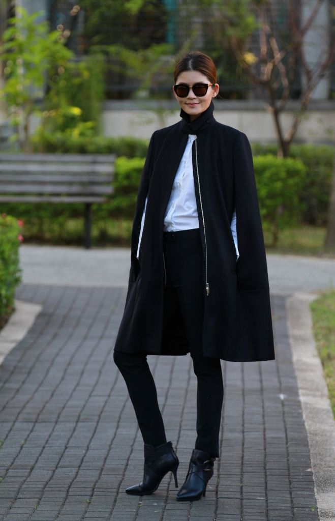 Clothing, Footwear, Sleeve, Collar, Coat, Sunglasses, Textile, Outerwear, Style, Street fashion, 